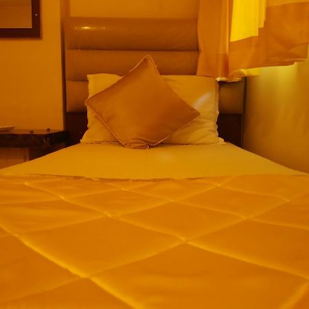 Hotel Silver Castle มุมไบ ภายนอก รูปภาพ