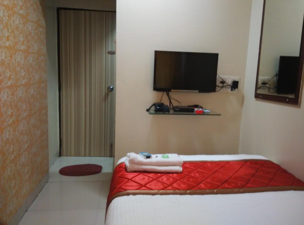 Hotel Silver Castle มุมไบ ภายนอก รูปภาพ