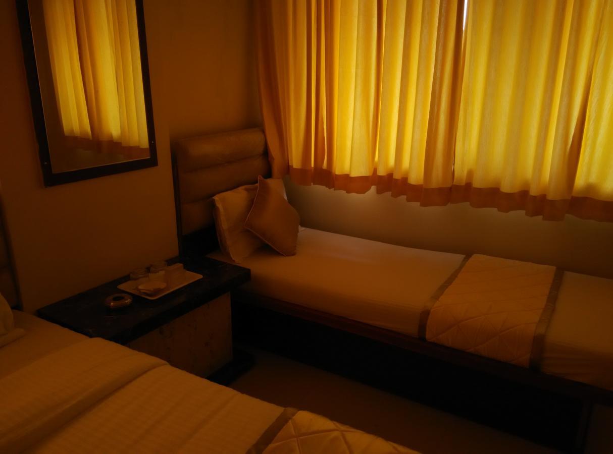 Hotel Silver Castle มุมไบ ภายนอก รูปภาพ