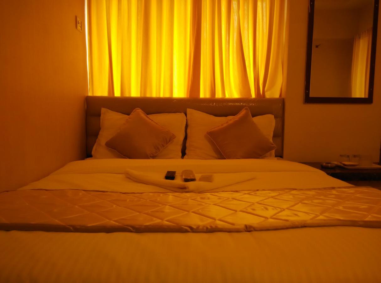 Hotel Silver Castle มุมไบ ภายนอก รูปภาพ