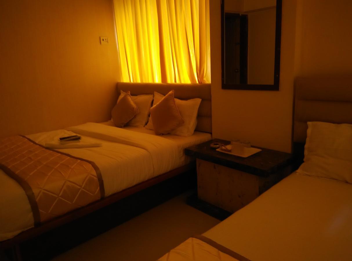 Hotel Silver Castle มุมไบ ภายนอก รูปภาพ